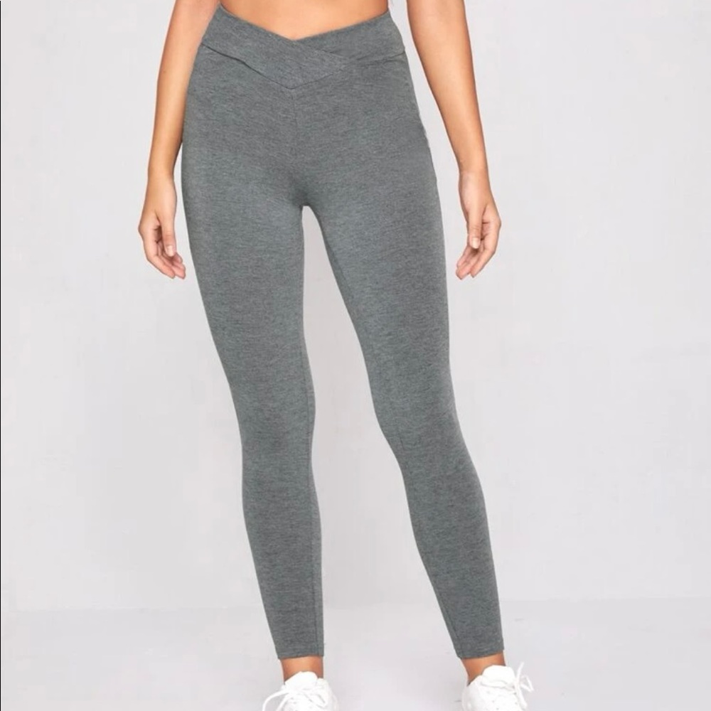 MEDIUM SHEIN Gray Heathered knit-twist waist leggings